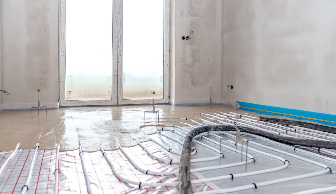 Underfloor heating combined with air source heat pump